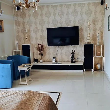 Apartment Gold